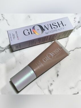 ❤️🆕❤️HUDA BEAUTY GloWish Multi Dew Skin Tint (Medium 05)